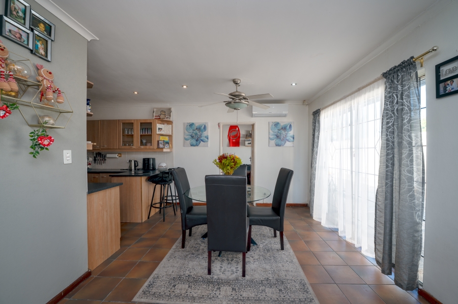 4 Bedroom Property for Sale in Perm Gardens Western Cape
